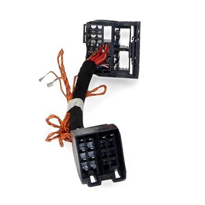 Переходник ISO QuadLock с проводкой для подведения кан шины Can bus для установки штатных магнитол RCD510, RCD 310, RNS 510 в автомобили Skoda Volkswagen
